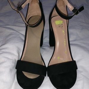 Black heels 👠